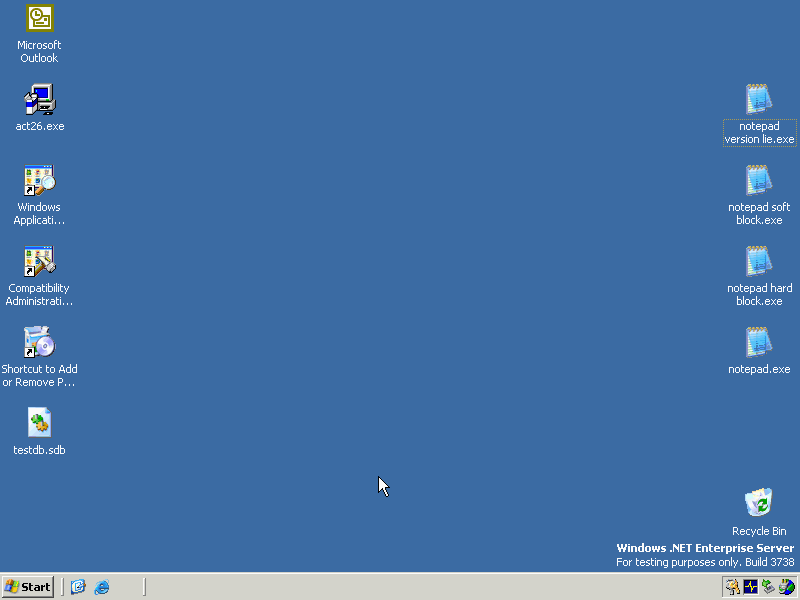 文件:WinSrv2003 3738Desktop.png