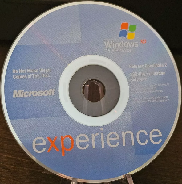 文件:XP-RC2-PreviewProgram-CD.png