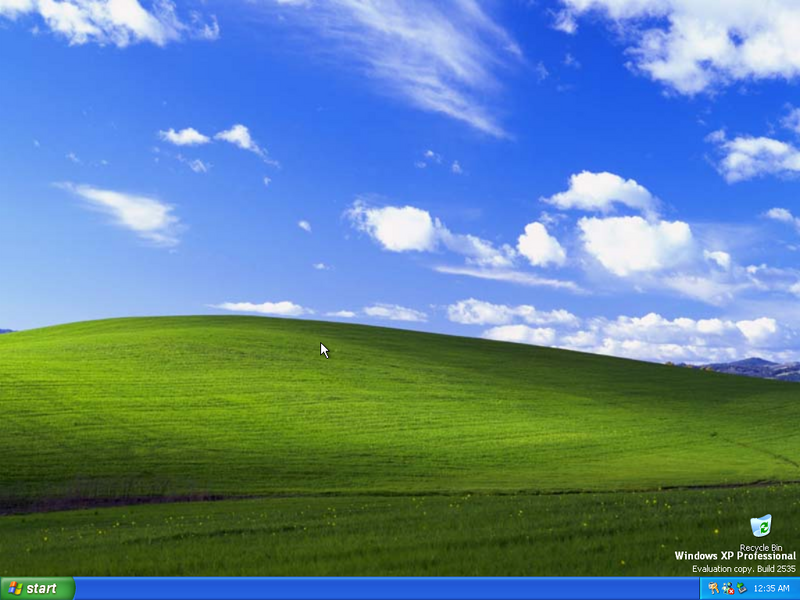 文件:WindowsXP-5.1.2535-Desktop.png